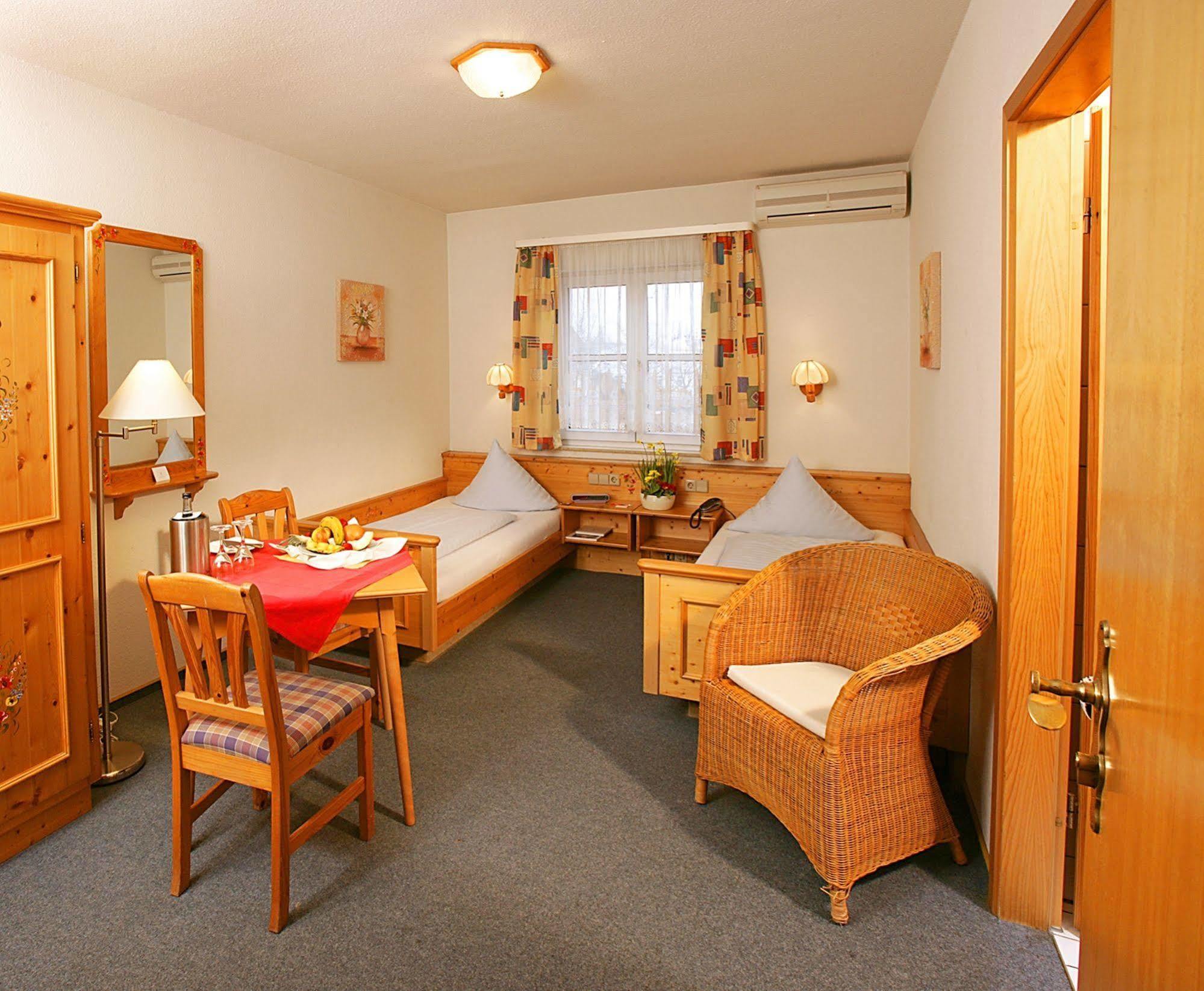 Hotel Beim Schupi קרלסרוהה מראה חיצוני תמונה
